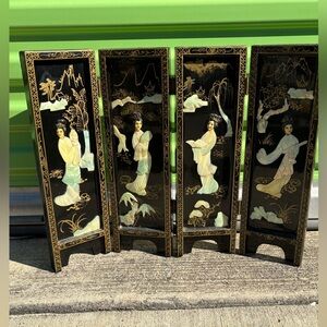 Elegant Black and Gold Decorative Screen